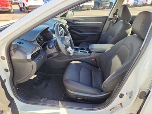 Used 2023 Nissan Altima 2.5 SV image 11