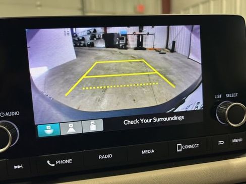 Certified 2024 Honda HR-V LX image 32