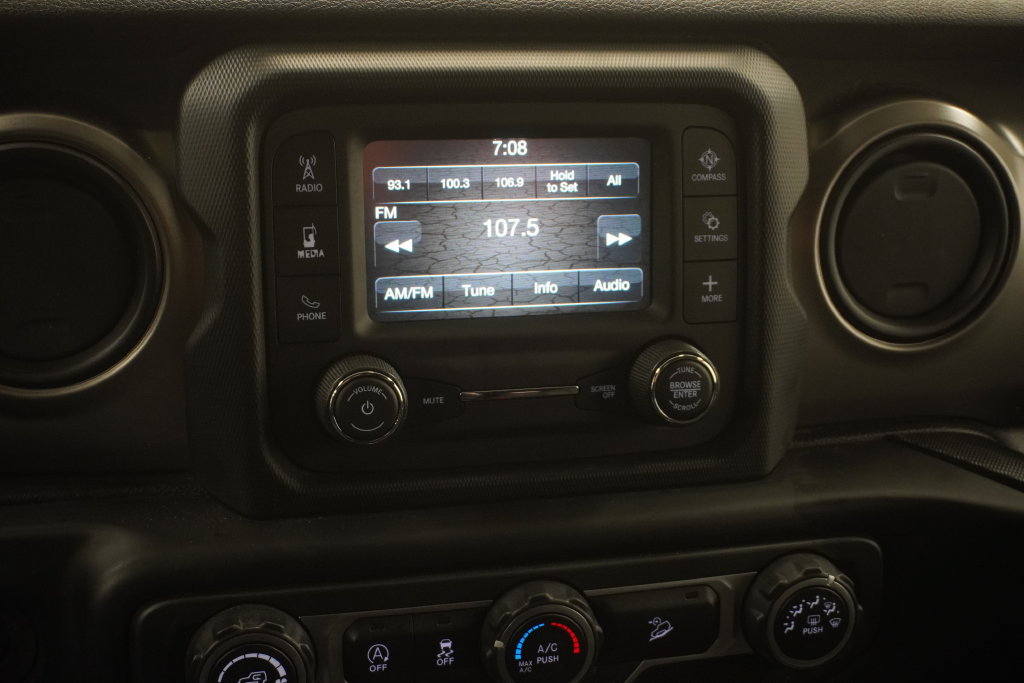 Used 2019 Jeep Wrangler Sport w/ Quick Order Package 24S AWD/4WD image 34