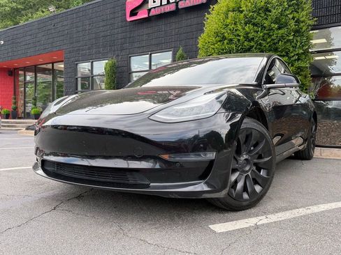 Used 2019 Tesla Model 3 Mid Range RWD image 2