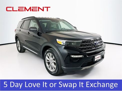 Certified 2022 Ford Explorer XLT w/ Equipment Group 202A image 3