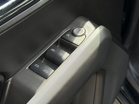 Used 2025 GMC Canyon Elevation w/ Technology Package RWD image 17