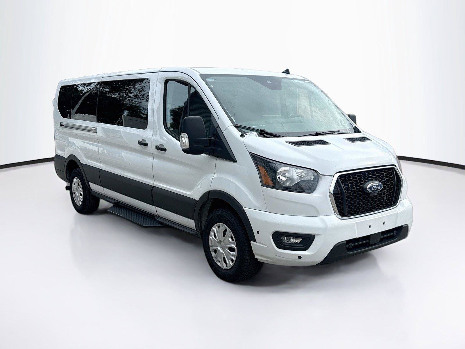 Used 2025 Ford Transit 350 XLT RWD image 8