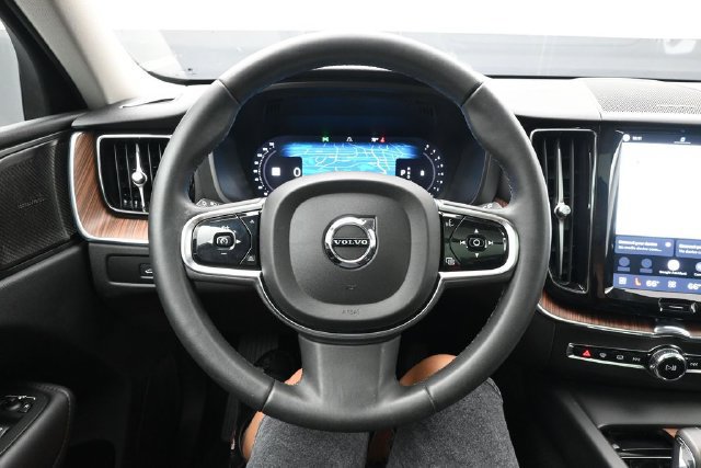 Used 2024 Volvo XC60 B5 Plus w/ Protection Package Premier AWD/4WD image 24