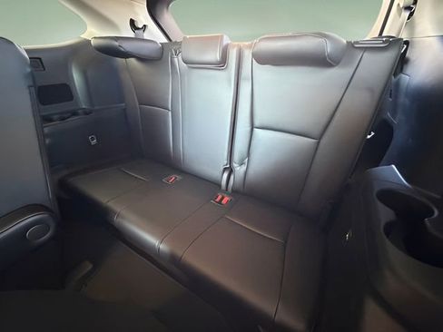 Used 2023 Toyota Highlander XLE image 25