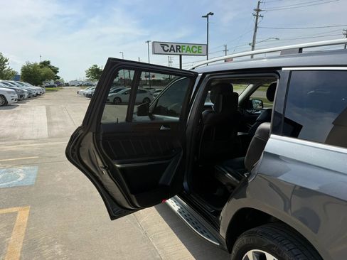 Used 2014 Mercedes-Benz GL 450 4MATIC image 21