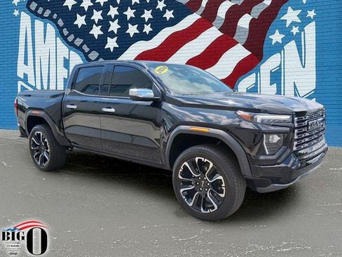 Used 2024 GMC Canyon Denali AWD/4WD image 1