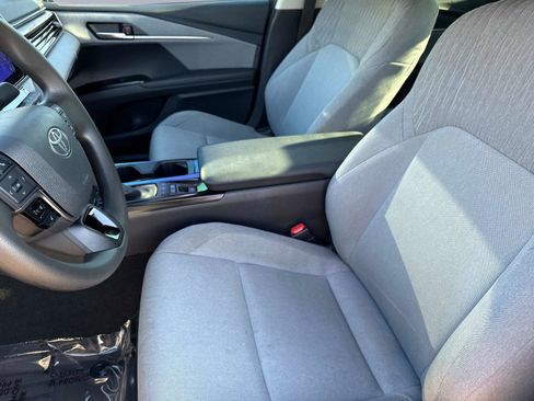 Used 2025 Toyota Camry LE image 21