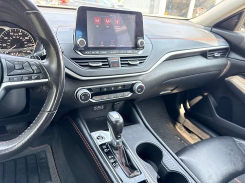 Used 2022 Nissan Altima 2.5 SR AWD/4WD image 23