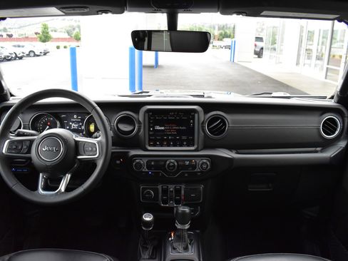 Used 2023 Jeep Wrangler Unlimited Sahara image 15