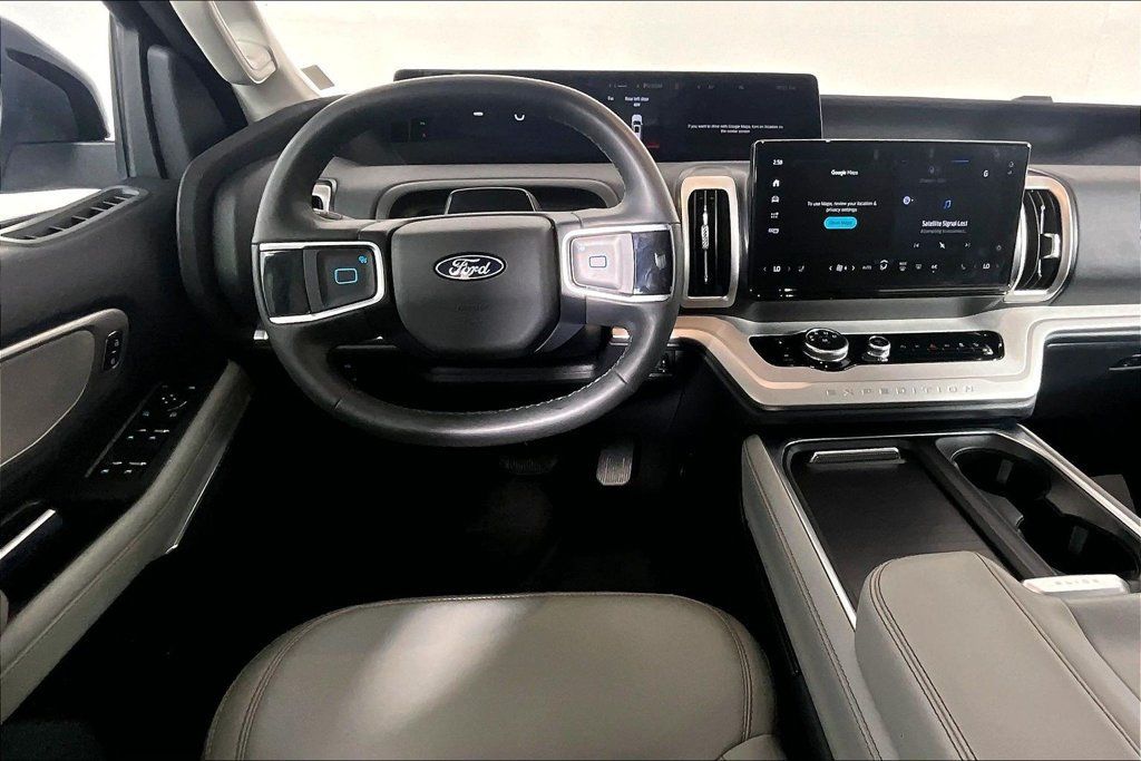 Used 2025 Ford Expedition Active AWD/4WD image 15