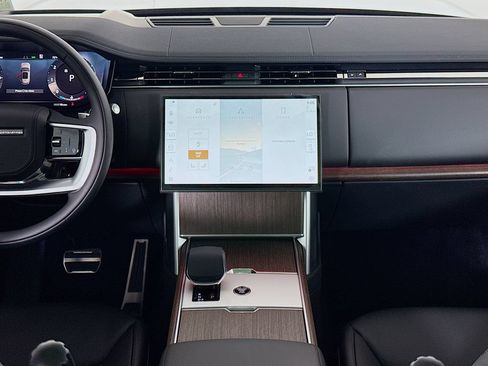New 2026 Land Rover Range Rover Long Wheelbase SE AWD/4WD image 14