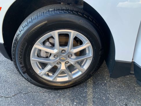 Used 2024 Chevrolet Equinox LS w/ Driver Confidence II Package image 8