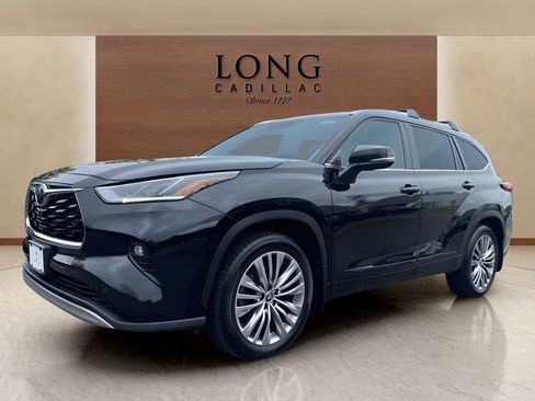 Used 2021 Toyota Highlander Platinum AWD/4WD image 1