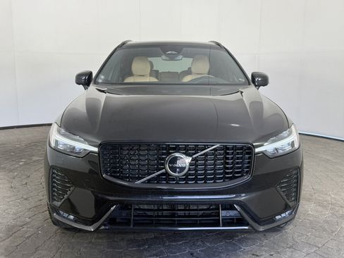Used 2025 Volvo XC60 B5 Ultra w/ Protection Package Premier AWD/4WD image 2