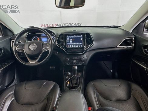 Used 2019 Jeep Cherokee Limited image 29