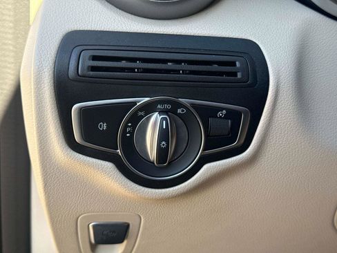 Used 2022 Mercedes-Benz GLC 300 image 35