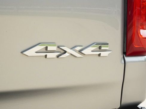 Used 2025 RAM 1500 Laramie w/ Sport Appearance Package AWD/4WD image 10