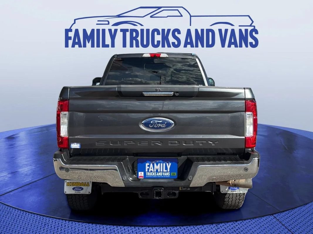 Used 2019 Ford F350 Lariat w/ Lariat Value Package AWD/4WD image 4