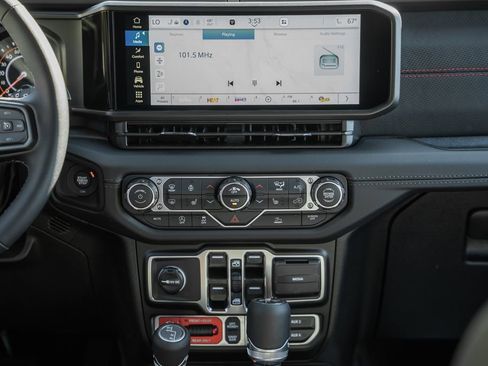 New 2025 Jeep Wrangler Rubicon w/ Convenience Group image 20