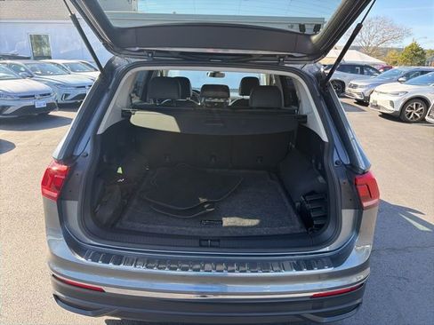 Certified 2024 Volkswagen Tiguan SE image 23