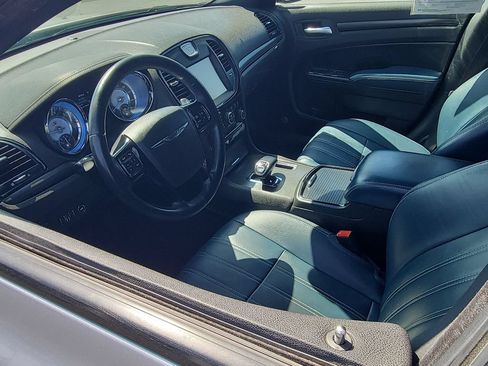 Used 2014 Chrysler 300 S RWD image 10