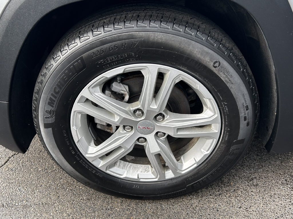 Used 2023 GMC Terrain SLE FWD image 31