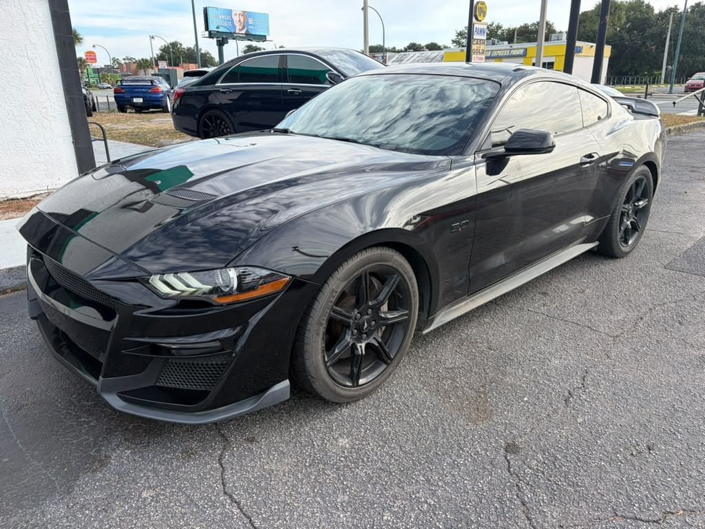 Used 2018 Ford Mustang GT Premium w/ Black Accent Package RWD image 1
