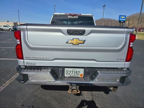 Used 2022 Chevrolet Silverado 2500 LTZ w/ LTZ Plus Package image 4