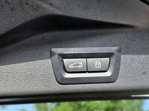 Used 2025 BMW X5 sDrive40i w/ M Sport Package RWD image 36