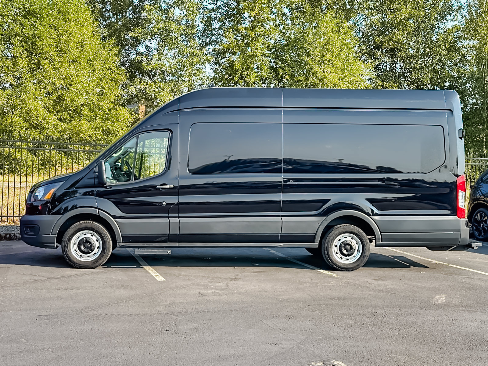 Used 2023 Ford Transit 250 148 High Roof Extended w/ Load Area Protection Package RWD image 7