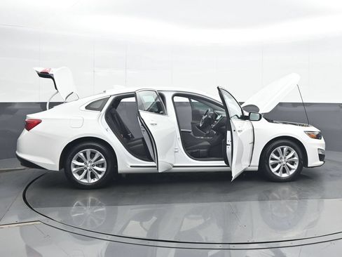 Used 2025 Chevrolet Malibu LT FWD image 36