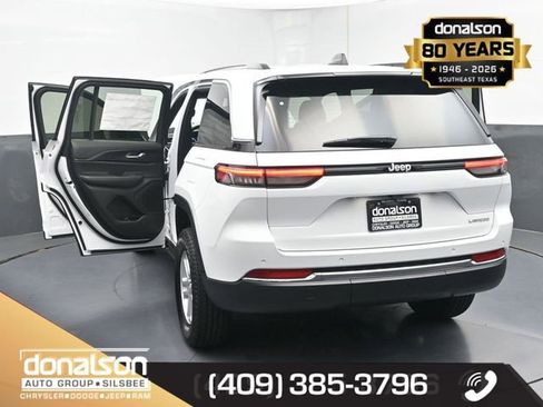 New 2025 Jeep Grand Cherokee Laredo w/ Luxury Tech Group I image 24