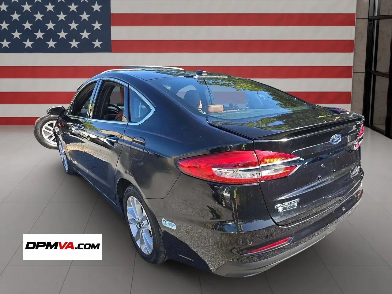 Used 2019 Ford Fusion Energi Titanium FWD image 2