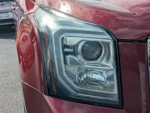Used 2017 GMC Yukon SLT w/ Premium Edition image 10