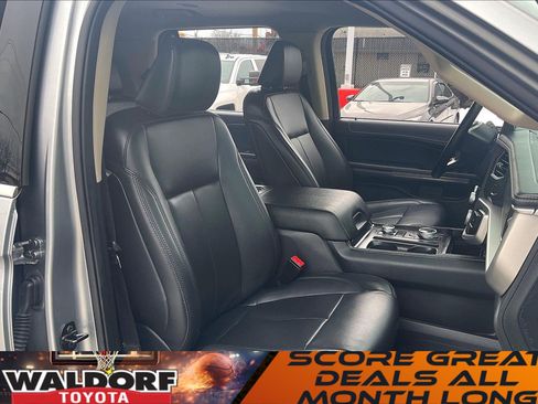 Used 2024 Ford Expedition XLT image 9