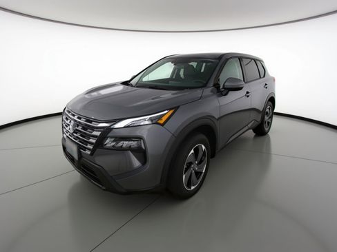 Used 2025 Nissan Rogue SV image 3