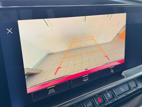 Used 2023 Chevrolet Silverado 1500 LT image 4