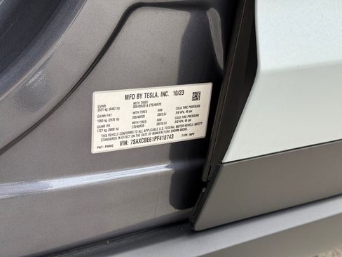 Used 2023 Tesla Model X Plaid image 26