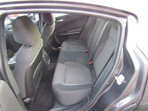Used 2015 Dodge Charger SE w/ Sport Appearance Group image 21