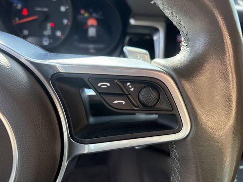 Used 2020 Porsche Macan image 18