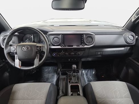 Certified 2022 Toyota Tacoma TRD Sport w/ Black Out Package (TMS) AWD/4WD image 9