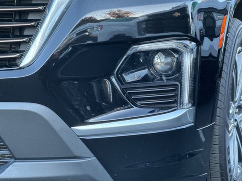 Used 2022 Chevrolet Traverse High Country image 48