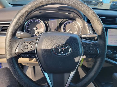 Used 2018 Toyota Camry LE image 14