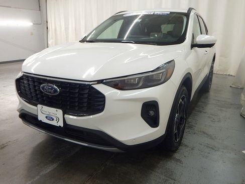 New 2026 Ford Escape Platinum w/ Premium Technology Package image 9