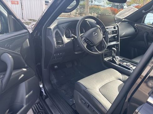 Used 2023 Nissan Armada SL w/ Midnight Edition Package image 11