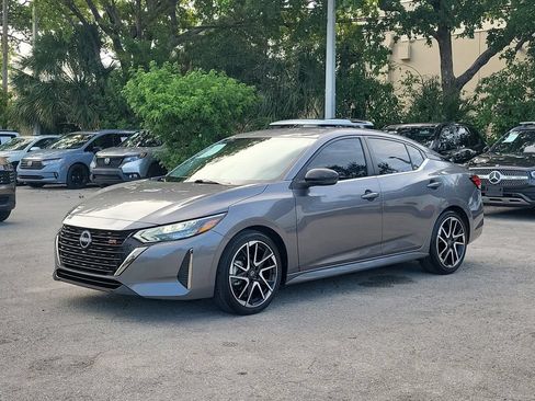 Certified 2024 Nissan Sentra SR FWD image 9