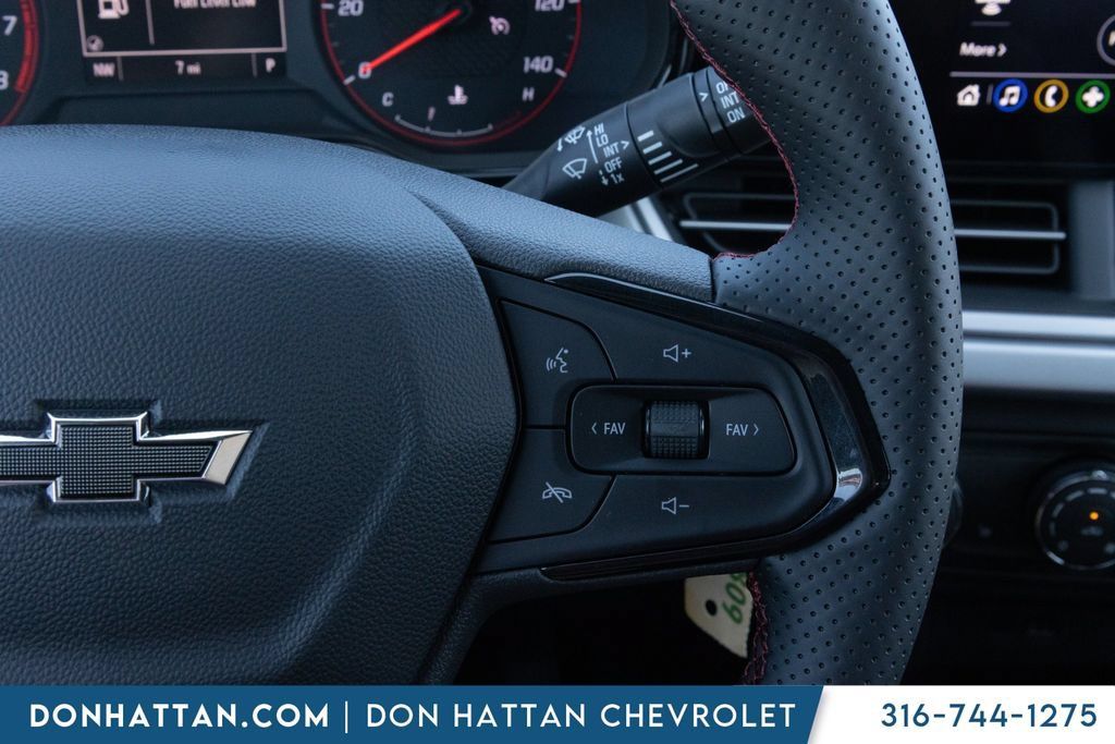 New 2026 Chevrolet Trax RS w/ Sunroof Package FWD image 8