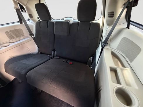 Used 2012 Dodge Grand Caravan SE image 14