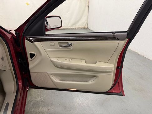 Used 2011 Cadillac DTS Luxury FWD image 8